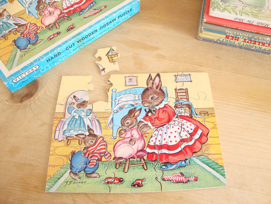VINTAGE Victory Children's Wooden 20-piece puzzle - Bunny Bedtime