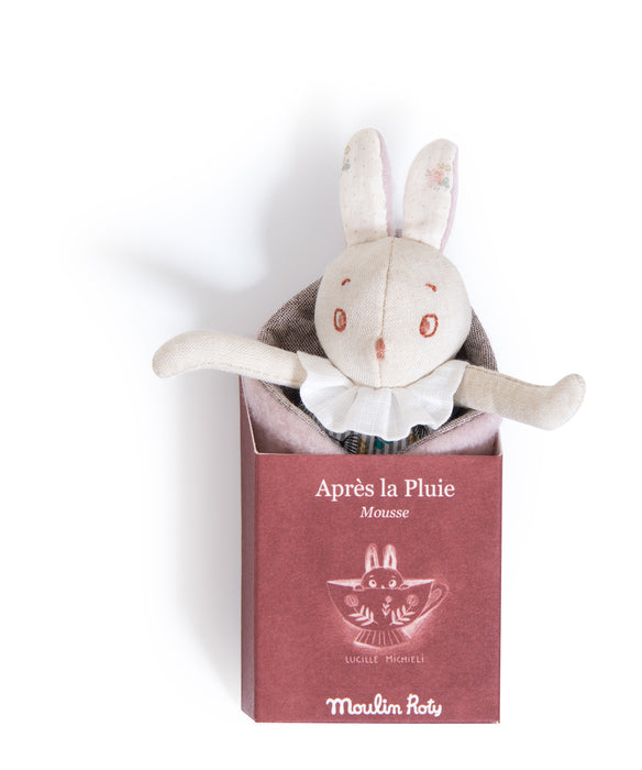 Moulin Roty bunny in a leaf