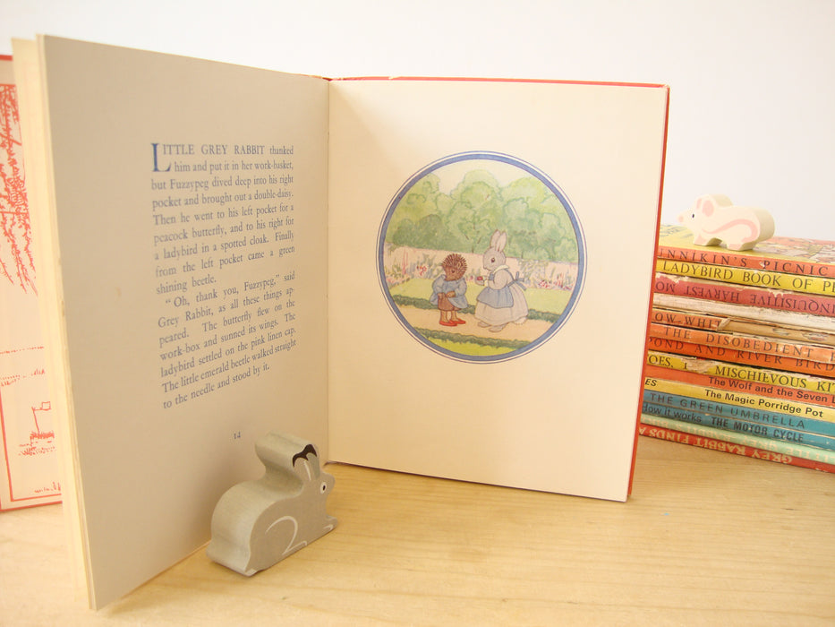 VINTAGE book - Little Grey Rabbit Makes Lace