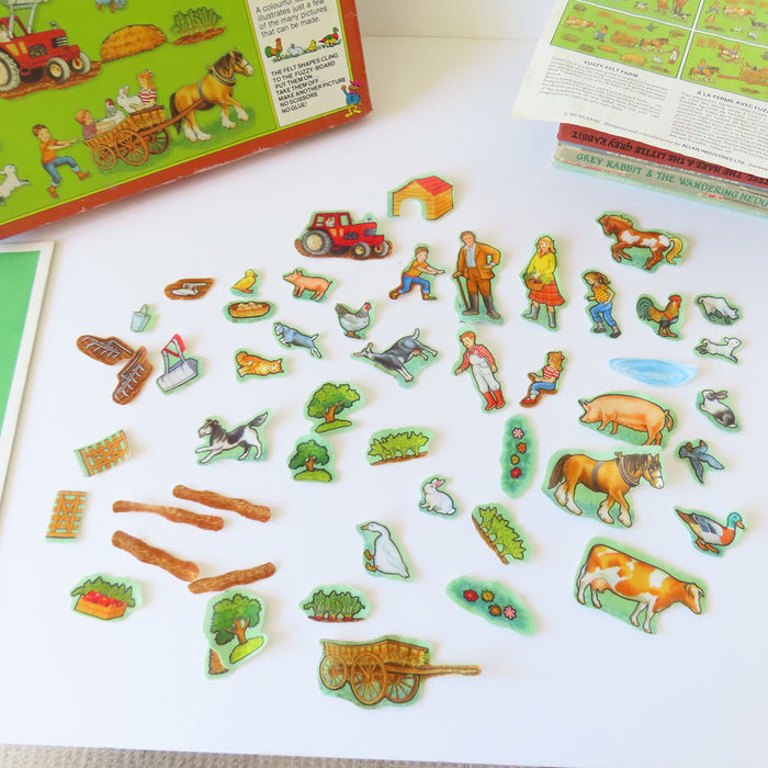 VINTAGE Fuzzy-Felt play set - Farm