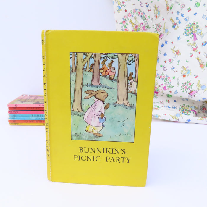 VINTAGE Ladybird book - Bunnikin's Picnic Party (1971)