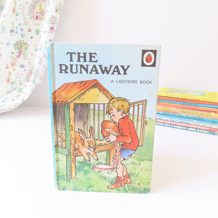 VINTAGE Ladybird book - The Runaway (1975-5)