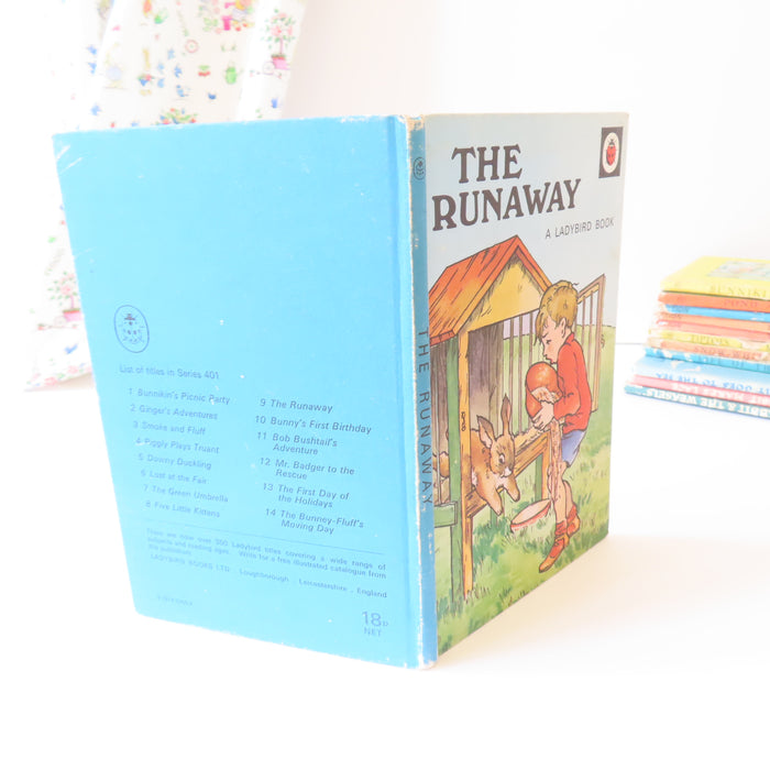 VINTAGE Ladybird book - The Runaway (1975-5)
