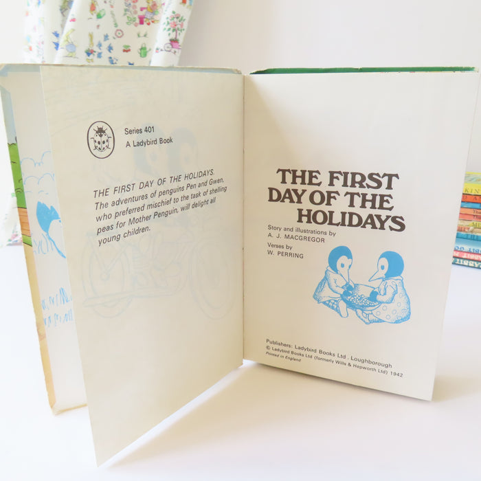 VINTAGE Ladybird book - First Day of the Holidays (mid 1970s)