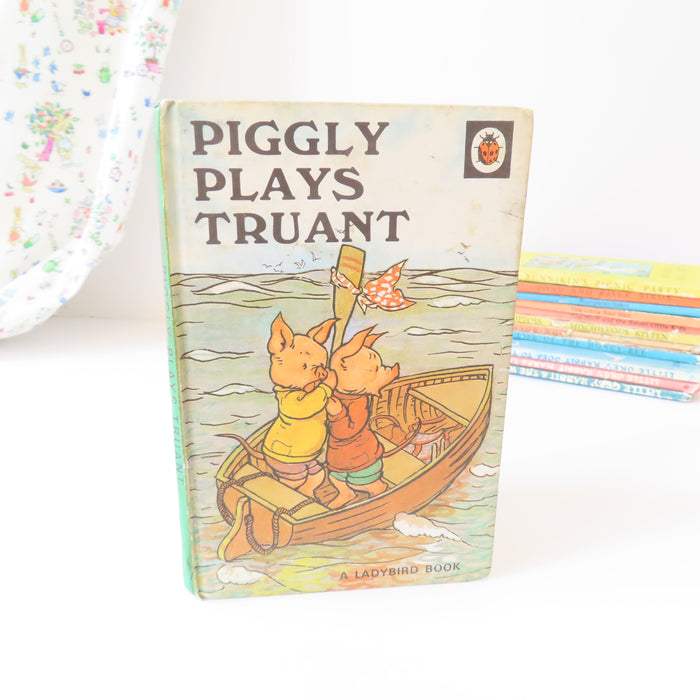 VINTAGE Ladybird book - Piggly Plays Truant (1971)