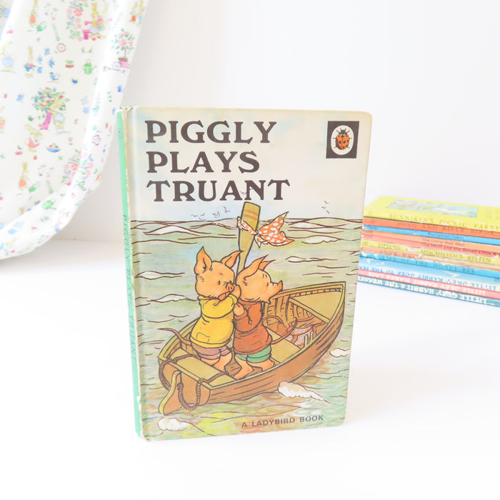 VINTAGE Ladybird book - Piggly Plays Truant (1971)