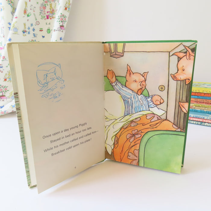 VINTAGE Ladybird book - Piggly Plays Truant (1971)