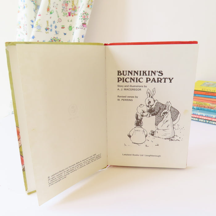 VINTAGE Ladybird book - Bunnikin's Picnic Party (late 1970s)