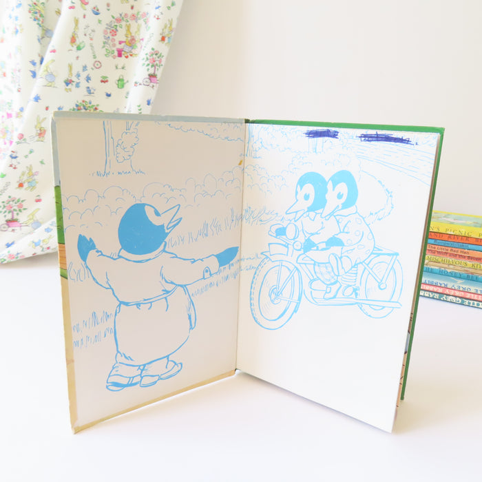 VINTAGE Ladybird book - First Day of the Holidays (mid 1970s)