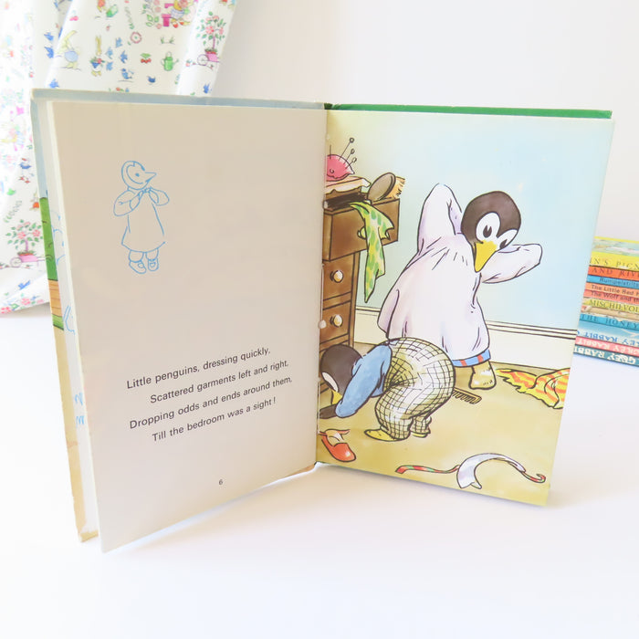 VINTAGE Ladybird book - First Day of the Holidays (mid 1970s)