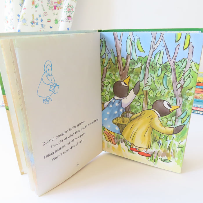 VINTAGE Ladybird book - First Day of the Holidays (mid 1970s)