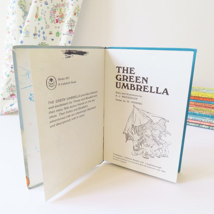 VINTAGE Ladybird book -The Green Umbrella (mid 1970s)