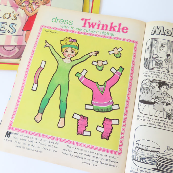 VINTAGE Twinkle magazine No. 846  'Feeding the Hens' (April 7th, 1984)