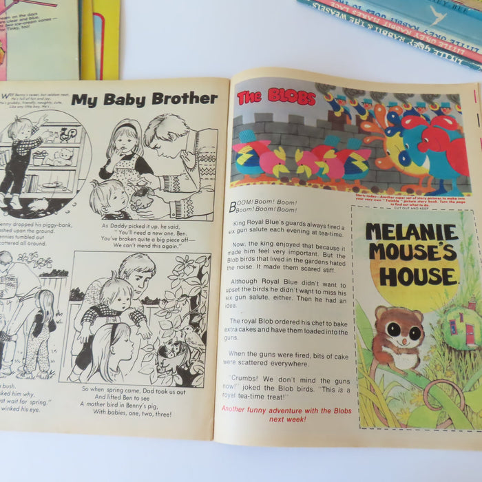 VINTAGE Twinkle magazine No. 846  'Feeding the Hens' (April 7th, 1984)