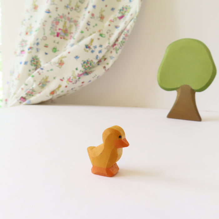 Ostheimer wooden toy bird - tiny duckling