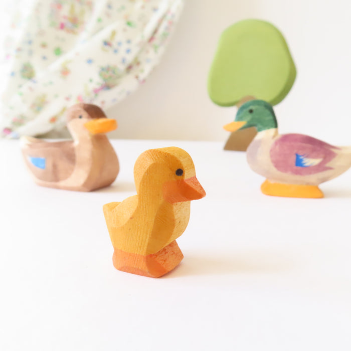 Ostheimer wooden toy bird - tiny duckling