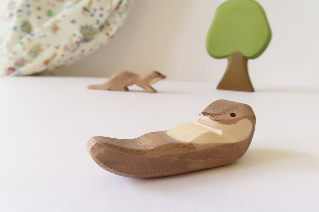 Ostheimer wooden toy animal - baby otter swimming