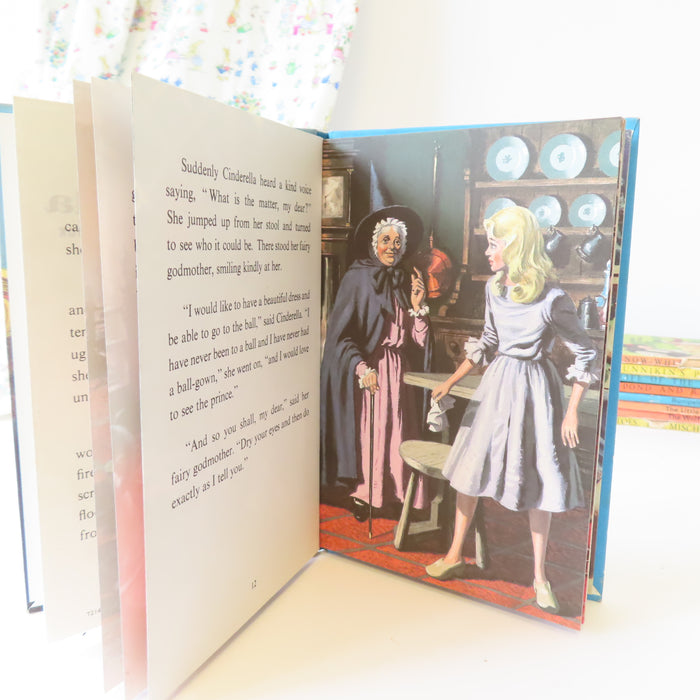 VINTAGE Ladybird book - Cinderella (1971)