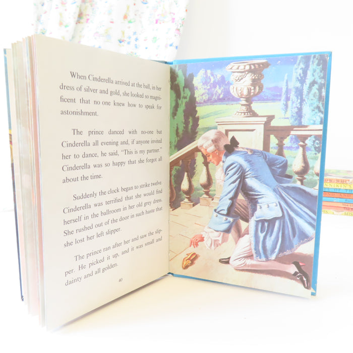 VINTAGE Ladybird book - Cinderella (1971)