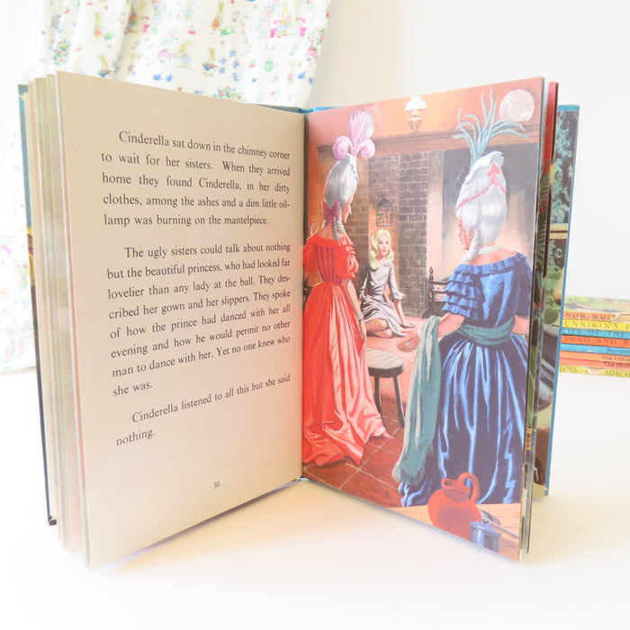 VINTAGE Ladybird book - Cinderella (1971)