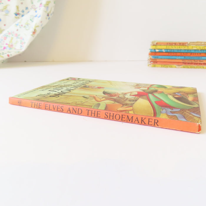 VINTAGE Ladybird book - The Elves and the Shoemaker (1967)