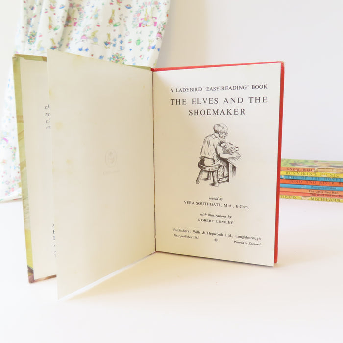 VINTAGE Ladybird book - The Elves and the Shoemaker (1967)