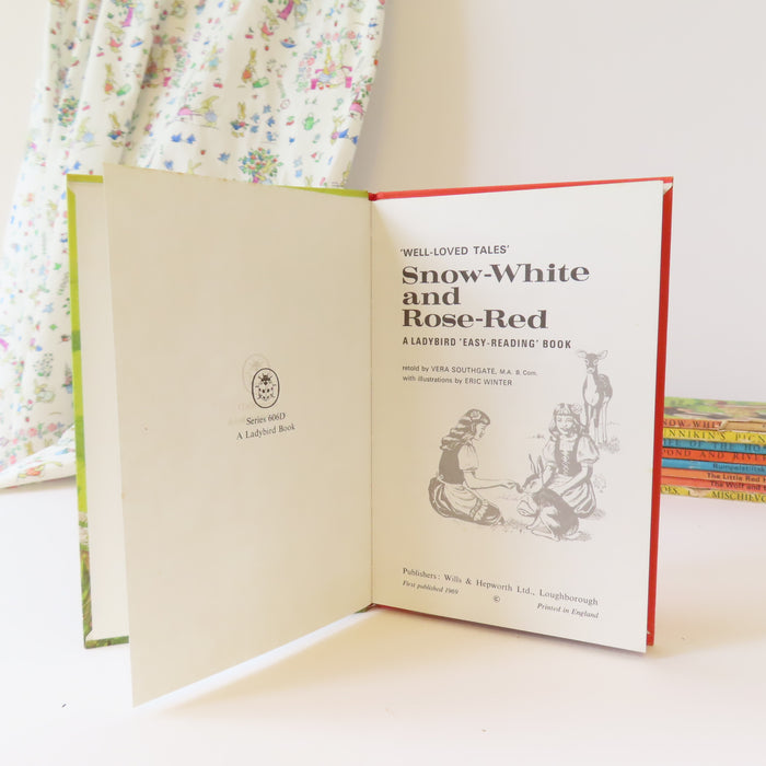 VINTAGE Ladybird book -  Snow-White and Rose-Red (1969-71)