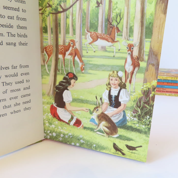VINTAGE Ladybird book -  Snow-White and Rose-Red (1969-71)
