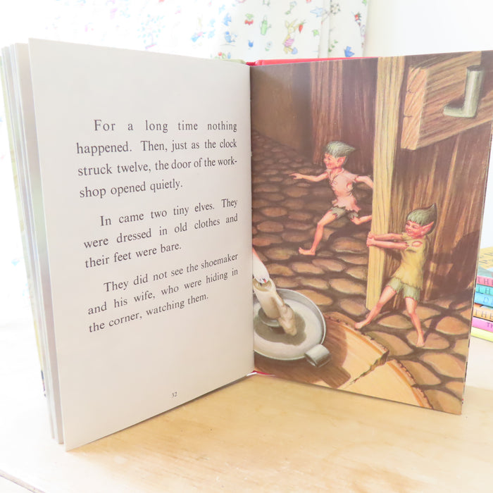 VINTAGE Ladybird book -  The Elves and the Shoemaker (late 1970s)