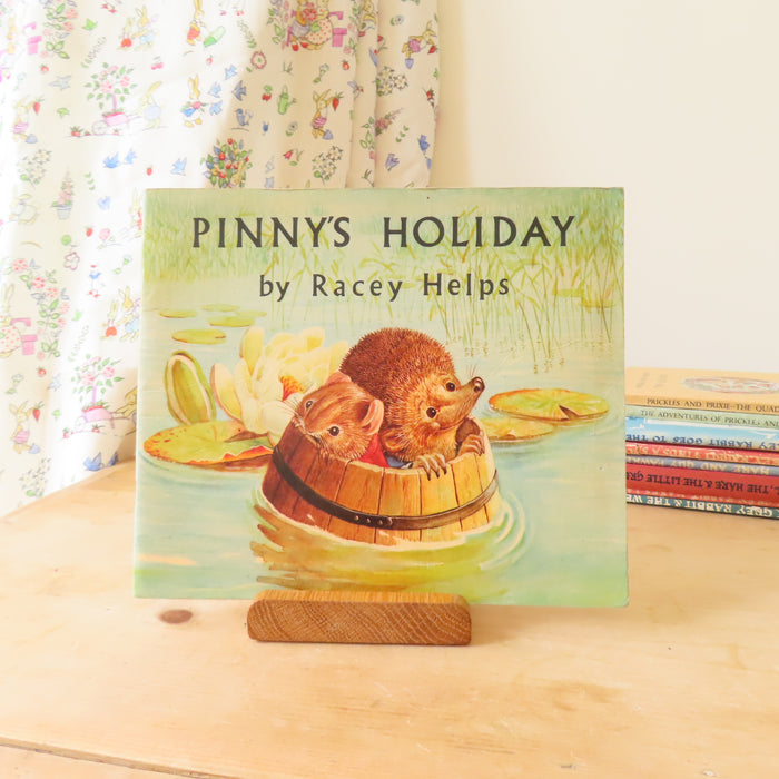 VINTAGE book -  Pinny's Holiday (1970)