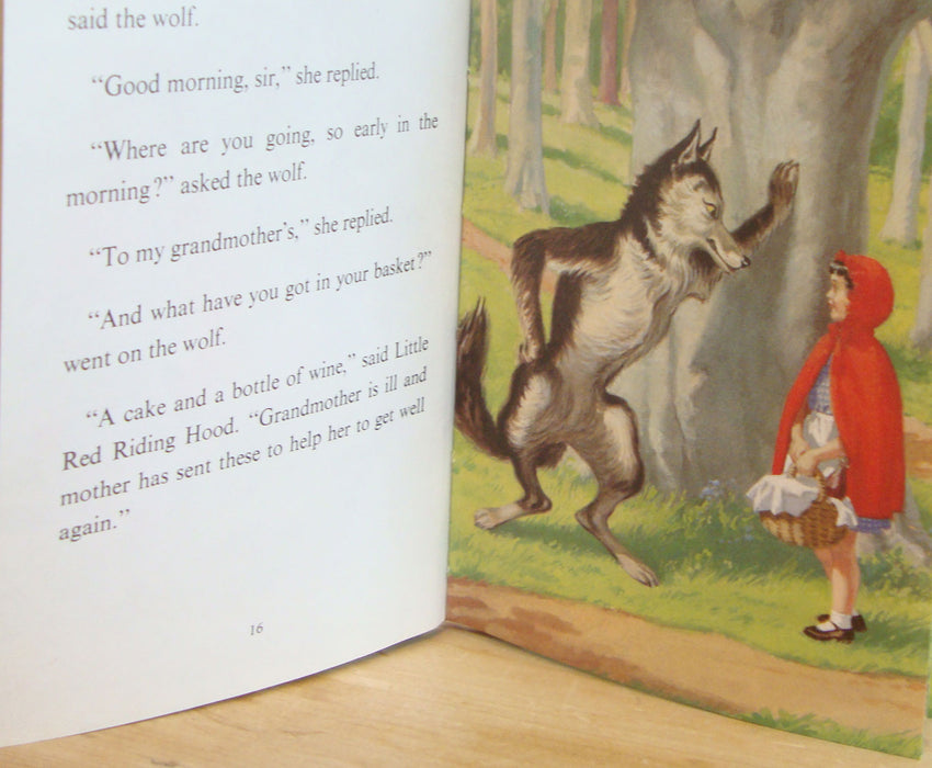 VINTAGE Ladybird book - series 606D Little Red Riding Hood