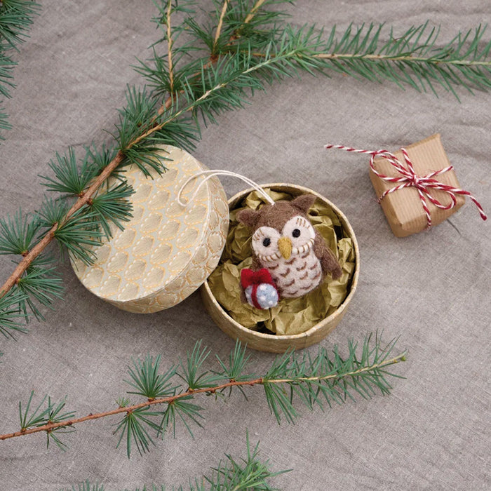 Gry & Sif handmade felt decoration - owl with gift (6cm)