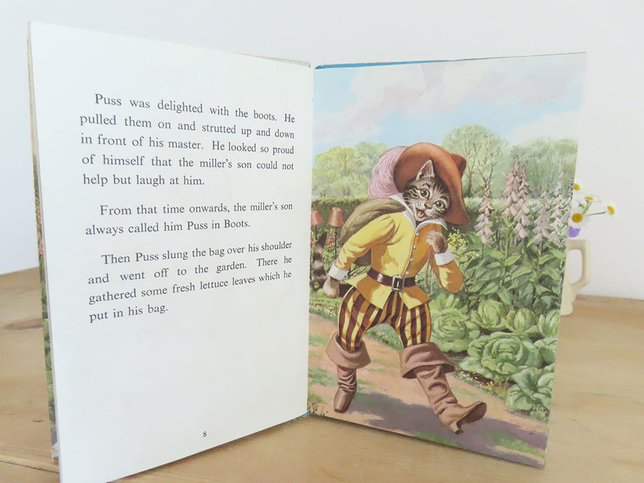 VINTAGE Ladybird book - series 606D Puss in Boots (1970s)