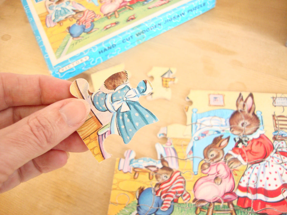 VINTAGE Victory Children's Wooden 20-piece puzzle - Bunny Bedtime