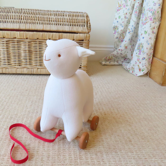 Trousselier soft pull-along lamb