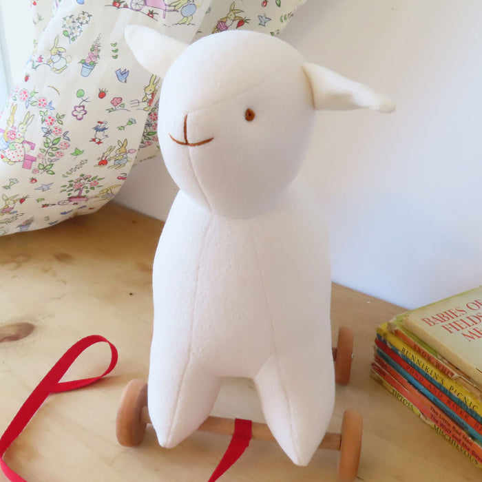 Trousselier soft pull-along lamb