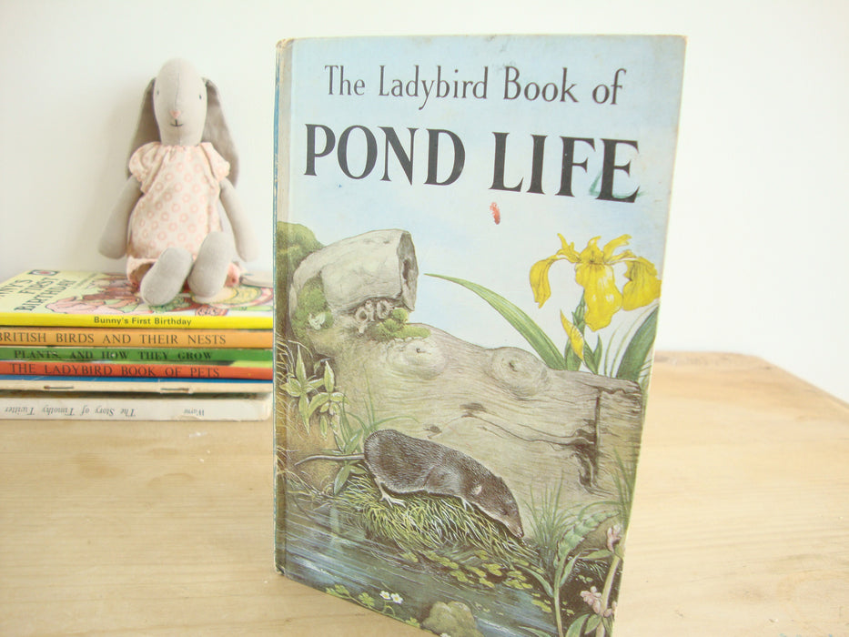 VINTAGE Ladybird -  The Ladybird Book of Pond Life