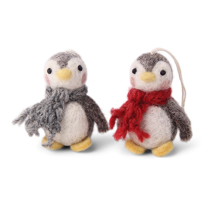 En Gry & Sif trio of baby penguins