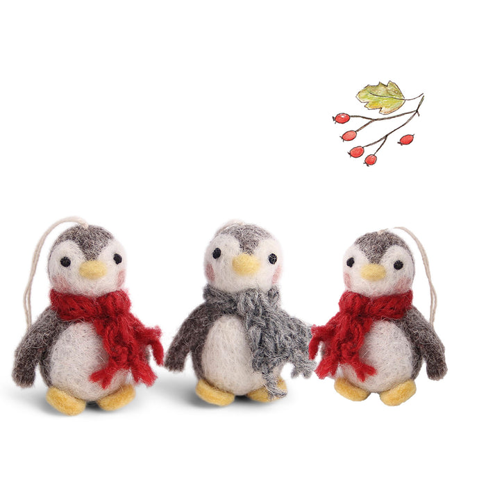 En Gry & Sif trio of baby penguins